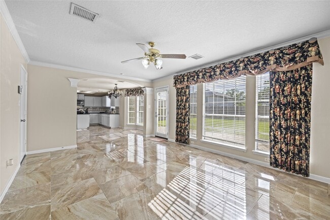 Building Photo - 2018 Waverly Glend Dr