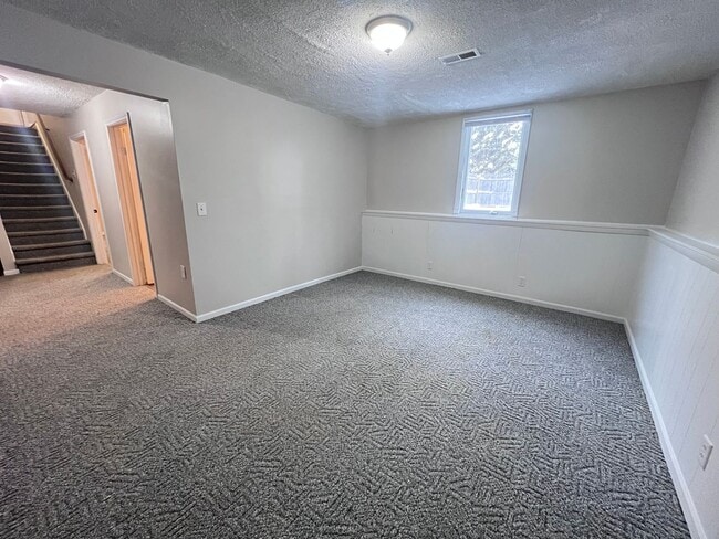 Building Photo - 4493 Pleasantview Ct NE