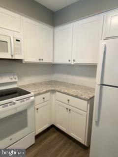 Building Photo - 1711 Foxmeadow Cir