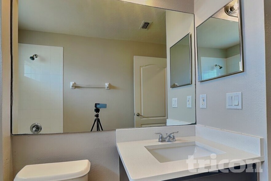 Building Photo - 31333 Heatherstone Dr