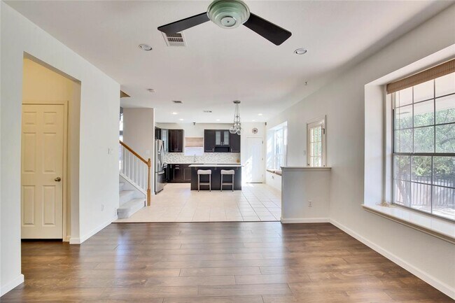 Building Photo - 10321 Beard Ave