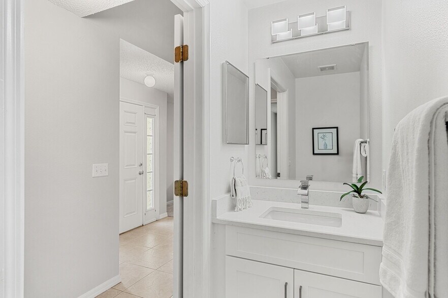 Building Photo - 2223 Dryden Ct