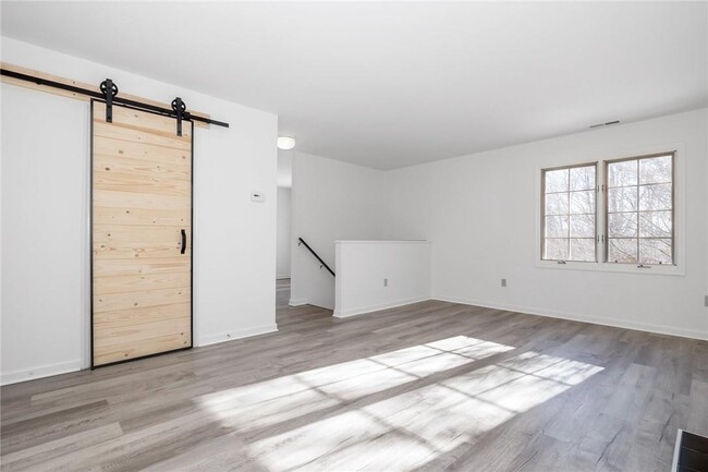Building Photo - 2802 Morgan Dr