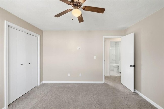 Building Photo - 10 Henry St