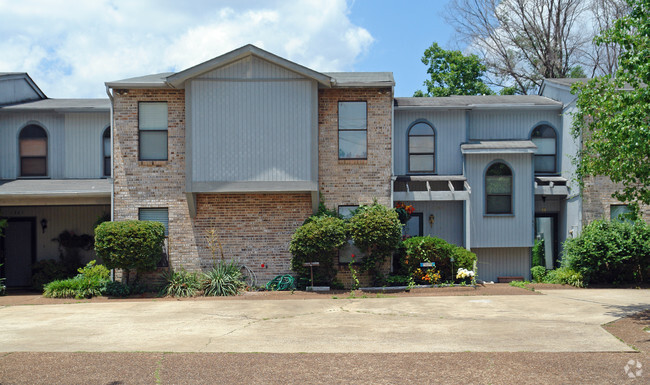 Building Photo - 1349 S Joiner Rd