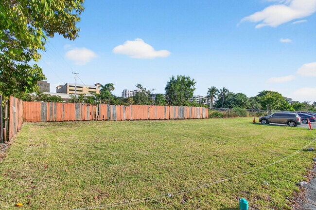 Building Photo - 500 SW 2nd Ave