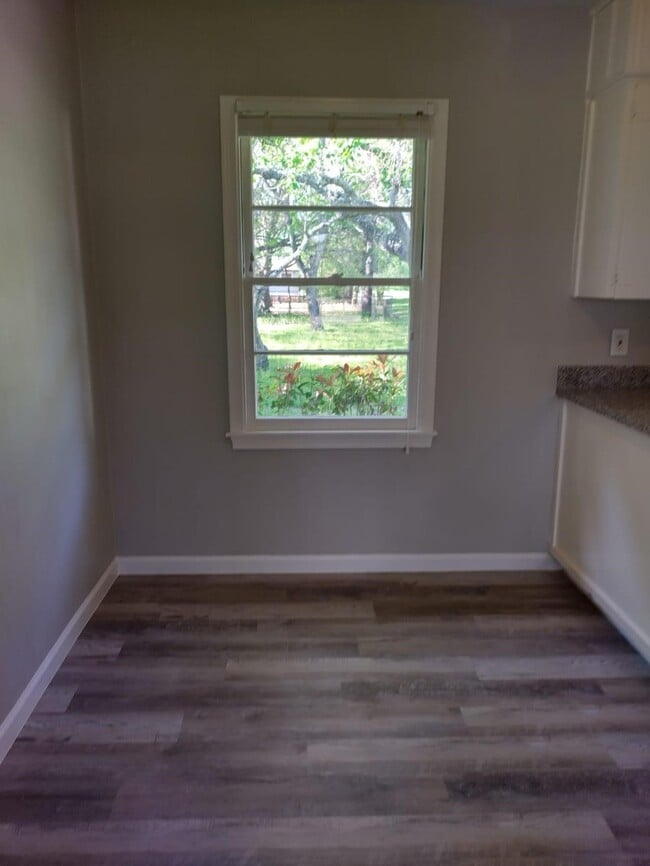 Building Photo - 1220 Walnut St