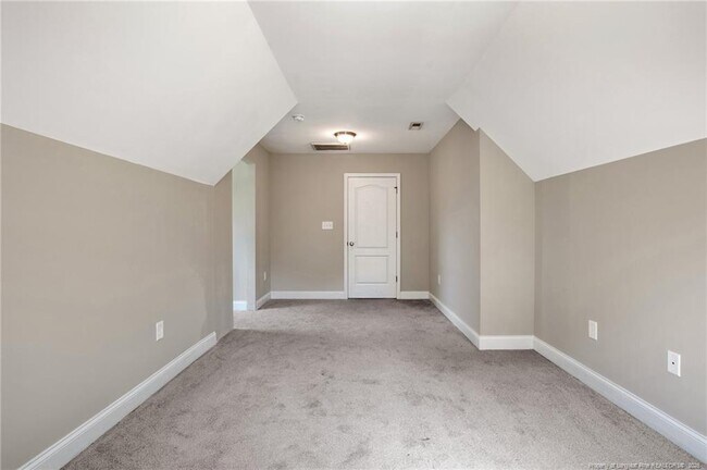 Building Photo - 2779 Rivercliff Rd