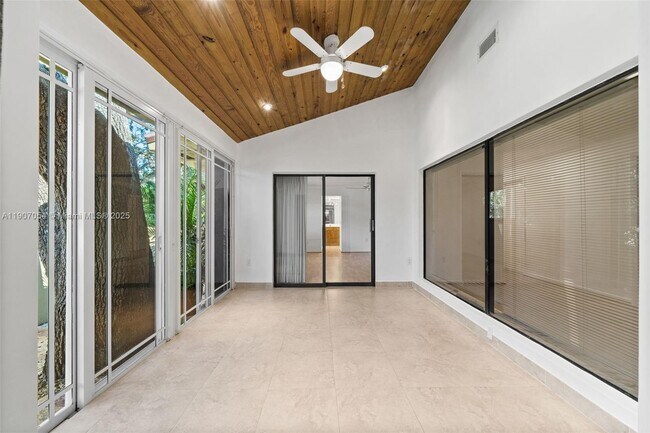 Building Photo - 1175 NE 102nd St