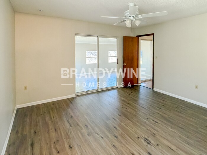 Building Photo - 4965 Reginald Rd