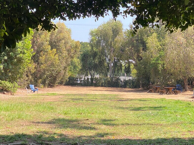 Park area - 241 S Barrington Ave