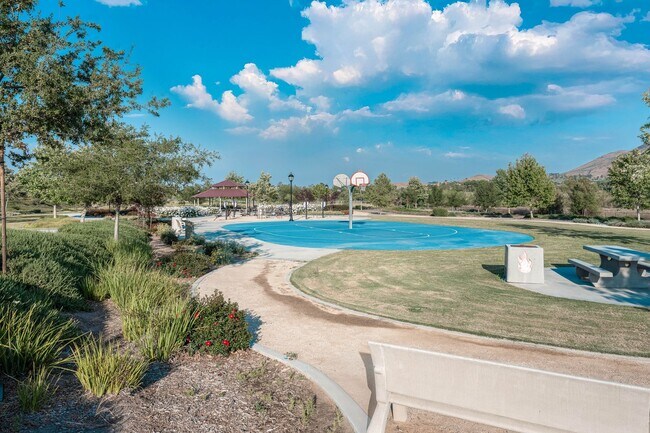 Building Photo - Large Single Family, 5 Bed 3 Bath, Corona-Norco Unified School District.