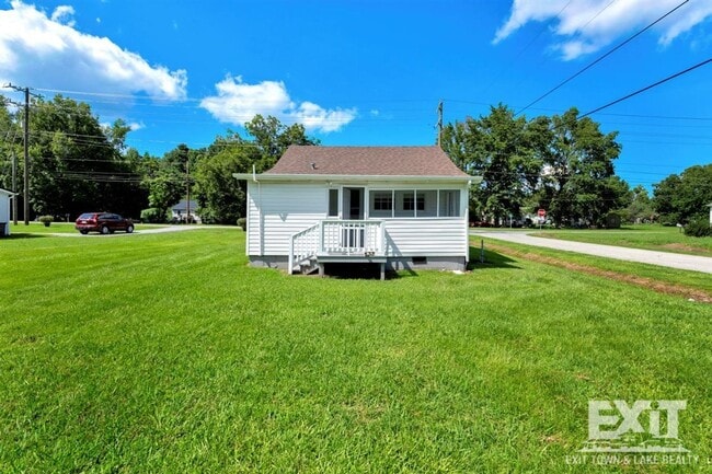 Building Photo - Newly Renovated 2 Bedroom 1 Bath in La Cro...