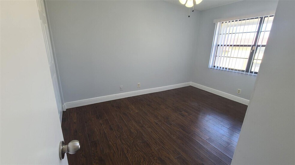 Building Photo - 3262 NW 104th Ave