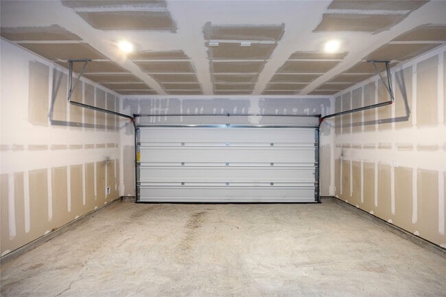 Building Photo - 31114 Gayle Prairie Oaks St