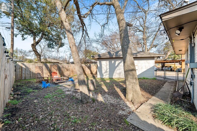 Building Photo - 2753 Larkspur Ln