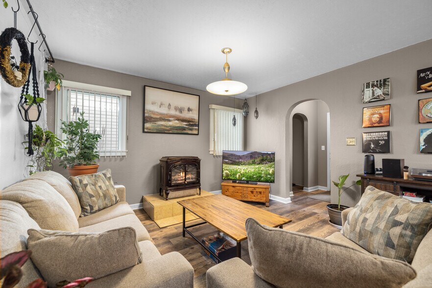 Building Photo - 686 2nd Avenue East N