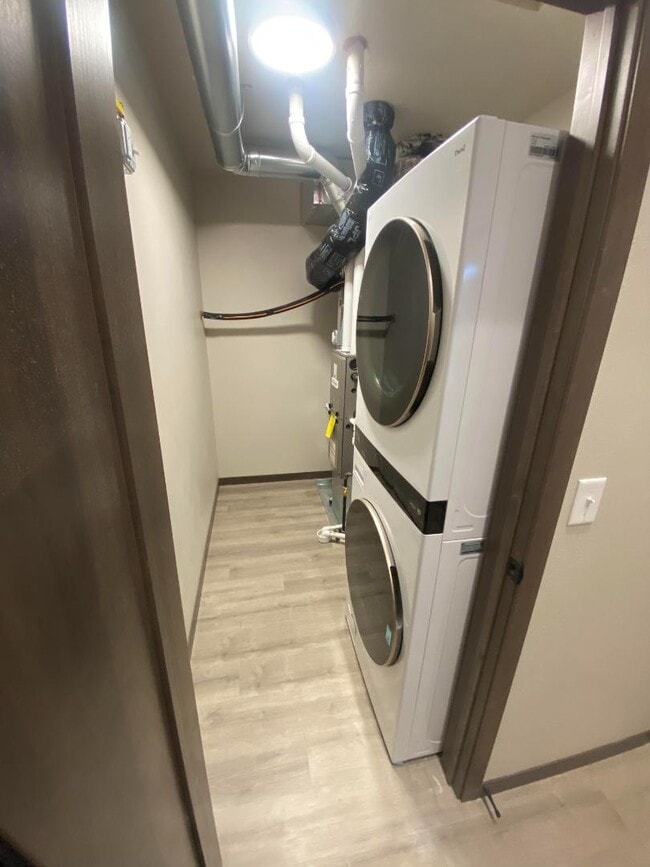 Building Photo - 216 S Elmwood Ave