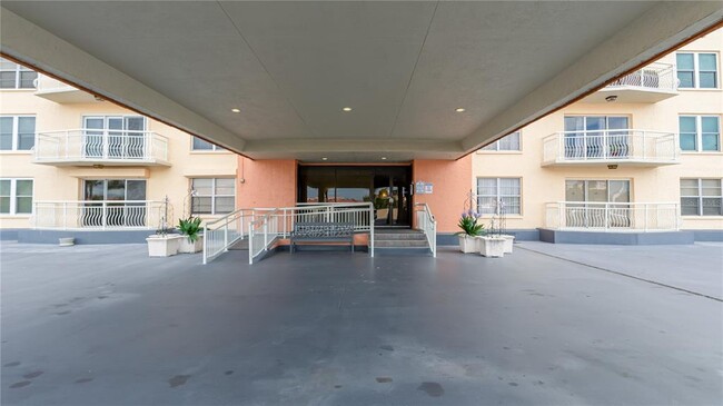 Building Photo - 4900 Brittany Dr S