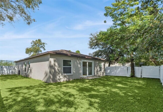 Building Photo - 10618 Clarcona Ocoee Rd