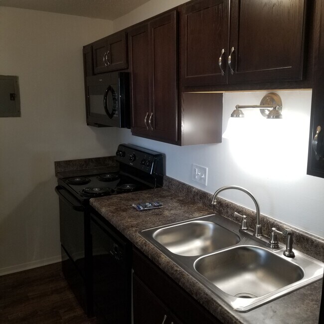 Building Photo - Eastside Apartment Evansville