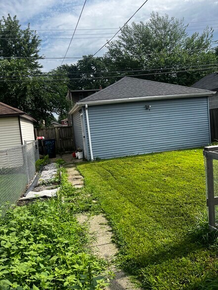 Building Photo - 3345 W 61st Pl