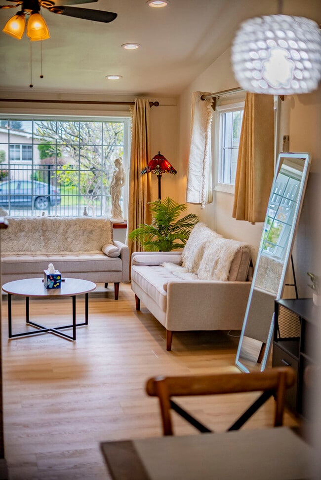 Building Photo - Furnished 3BR Glendora Home | Quiet Retreat + Parking