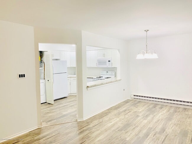 Building Photo - 31 Lexington Ct