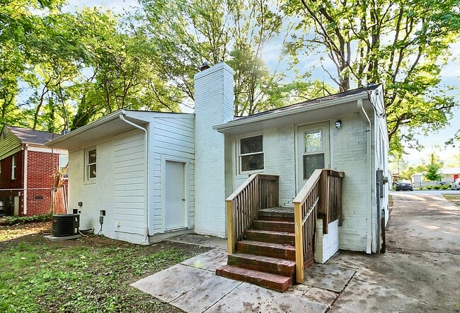 Building Photo - 2517 Rachel St