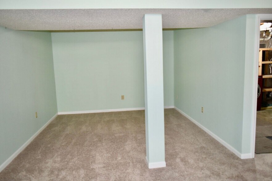 Building Photo - 6411 E Gate Dr