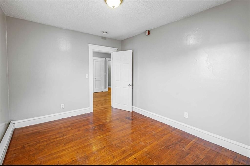 Building Photo - 126 Sumner Ave