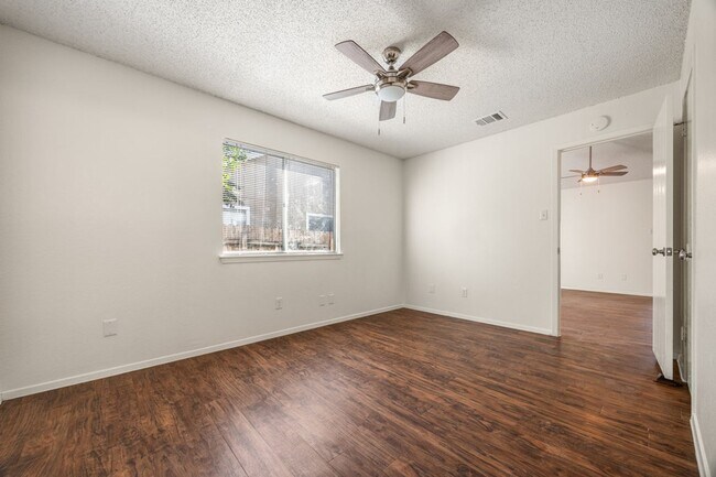 Building Photo - 8204 West Gate Blvd