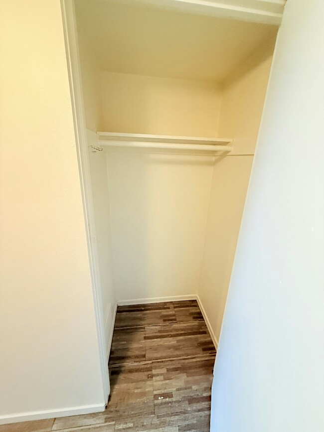 Building Photo - 401 N Lupine St