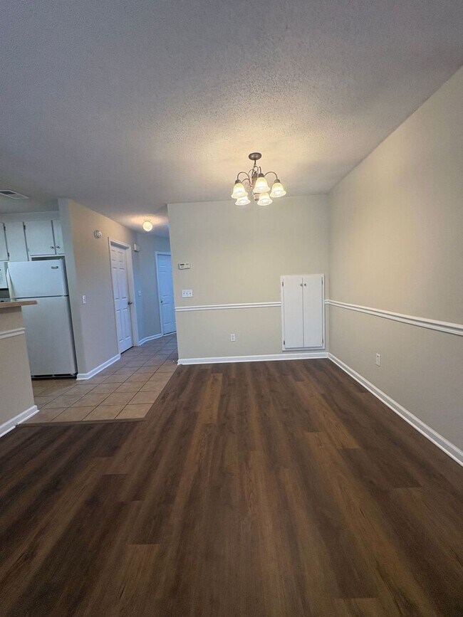 Building Photo - 125 Winthrope Ln