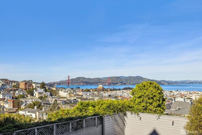 Building Photo - 2336 Broadway