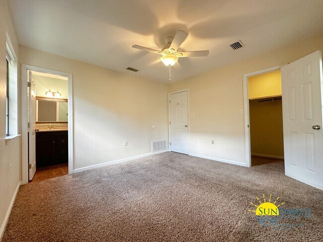 Building Photo - Energy-Efficient 2-Bedroom Home in Fort Walton Beach!