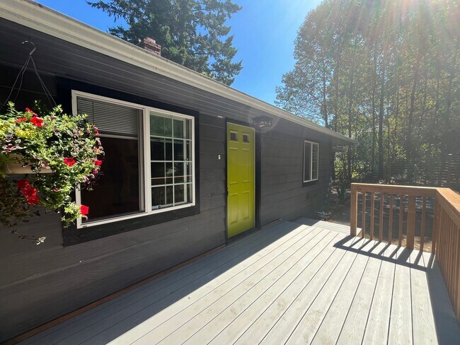 Building Photo - Fabulous NE Portland 2 bedroom 2 bathroom ...