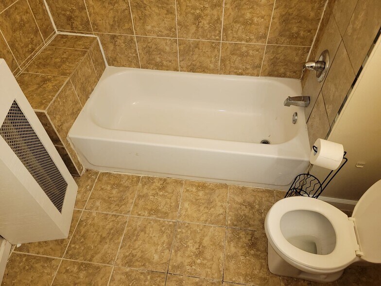 Building Photo - 378 Hawthorne St