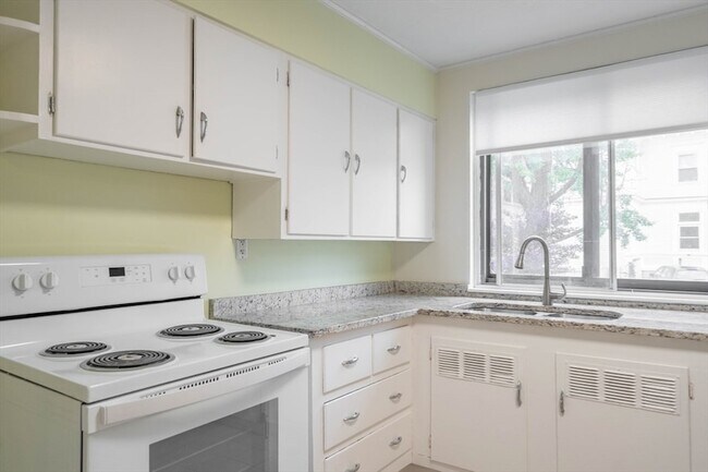 Building Photo - 20 Ashland St