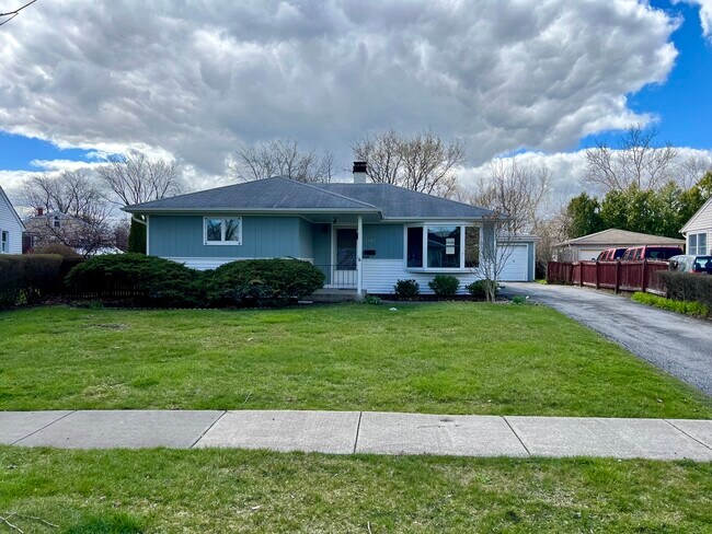 Building Photo - 2107 Quail Ln