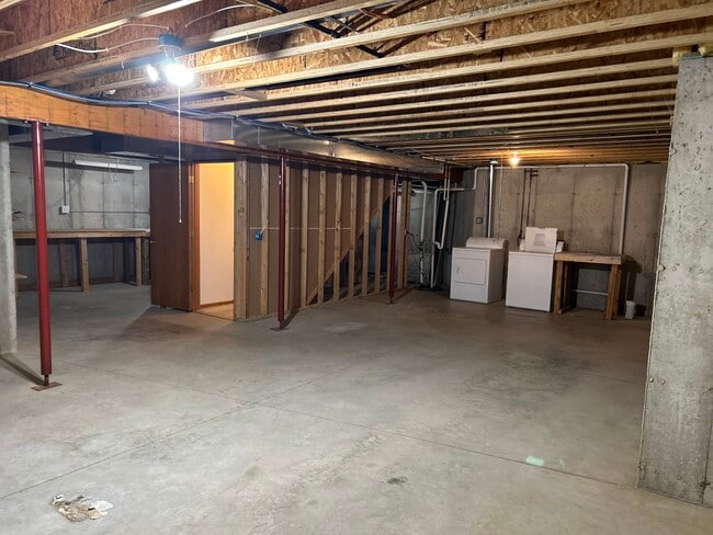 Building Photo - 6516 Shore Ln