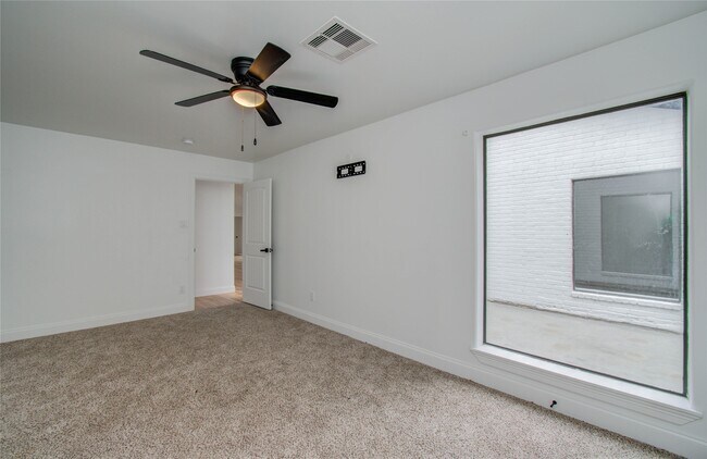 Building Photo - 10300 Mayfield Rd