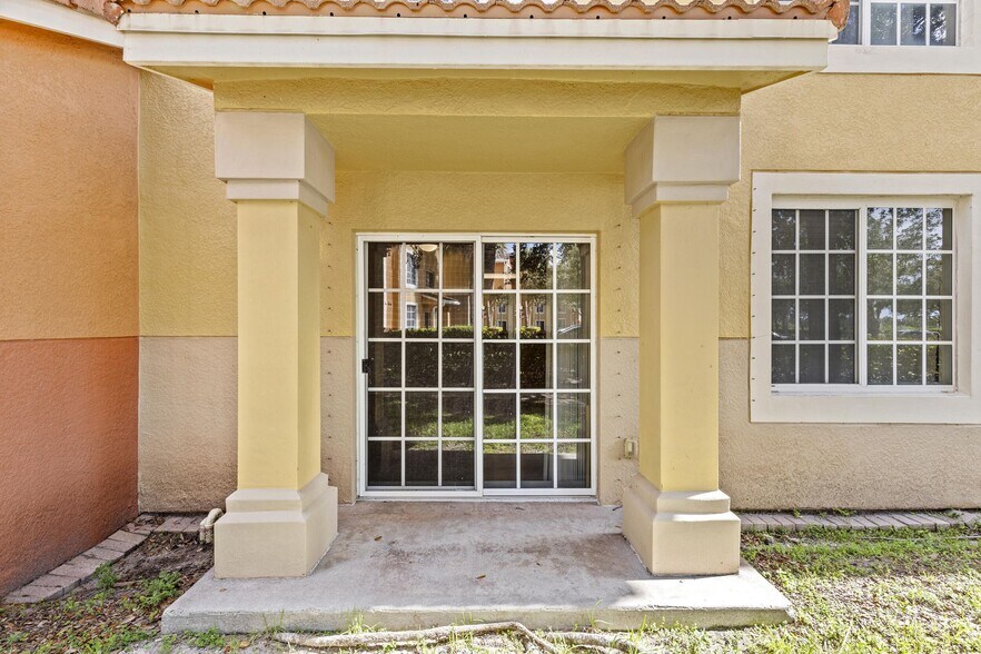 Building Photo - 6752 Heritage Grande