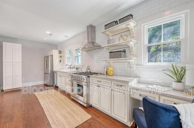Building Photo - 169 Fishburne St