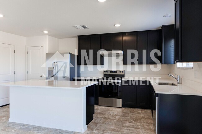 Building Photo - Beautiful Brand New Home with a View