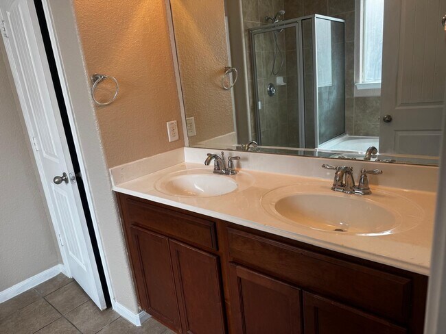 Building Photo - 26903 Glacier Creek Dr