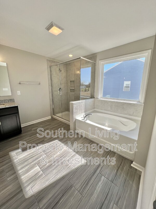 Building Photo - 1006 Creeks Landing Dr