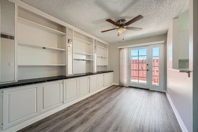 Building Photo - Golf course views in LVCC