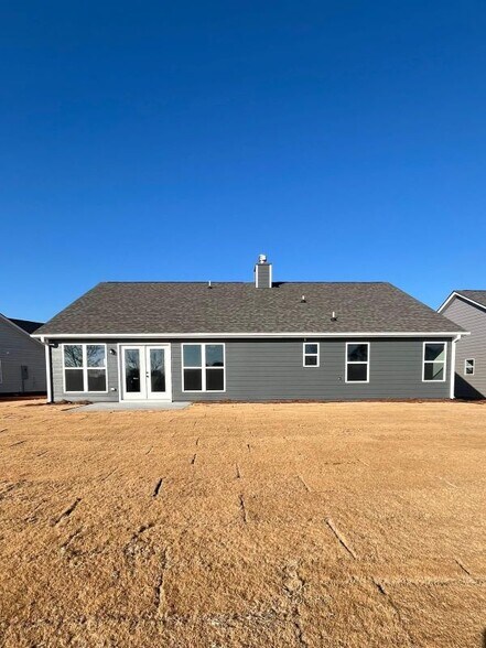 Building Photo - 166 Lake Meadows Dr