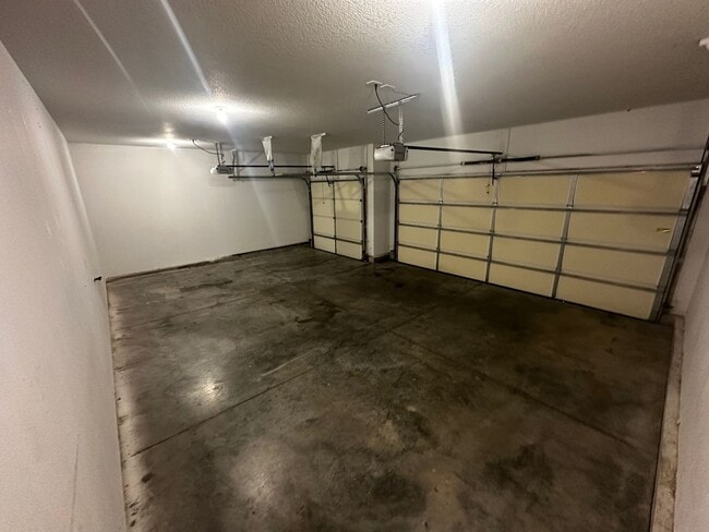 Building Photo - 5310 Crystal Dr